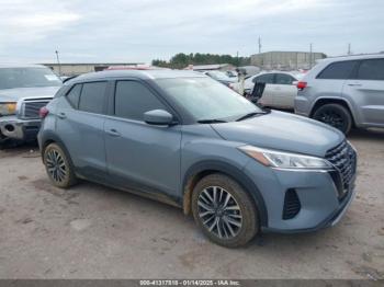  Salvage Nissan Kicks