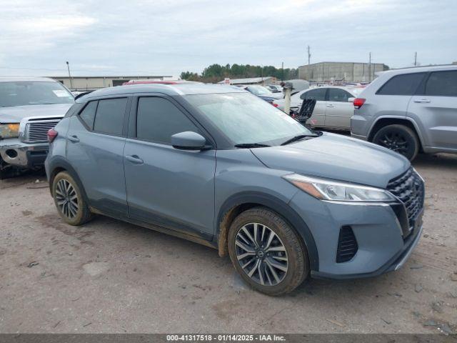  Salvage Nissan Kicks