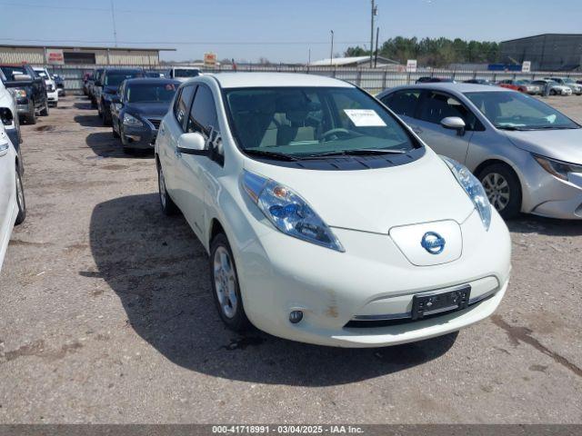  Salvage Nissan LEAF