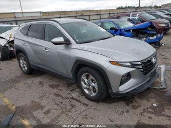  Salvage Hyundai TUCSON