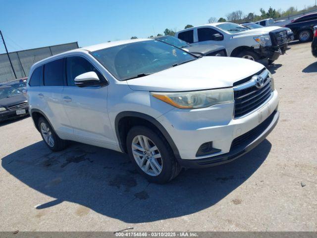  Salvage Toyota Highlander