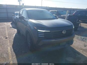  Salvage Nissan Kicks