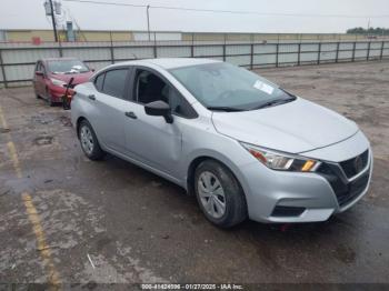  Salvage Nissan Versa
