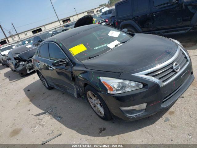 Salvage Nissan Altima