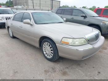  Salvage Lincoln Towncar
