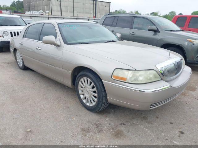  Salvage Lincoln Towncar
