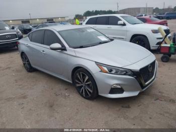  Salvage Nissan Altima