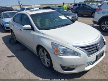  Salvage Nissan Altima