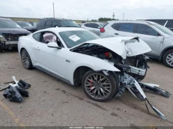  Salvage Ford Mustang