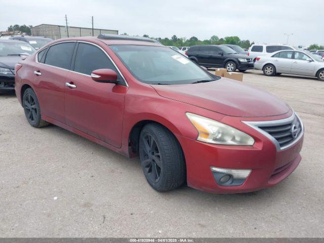  Salvage Nissan Altima