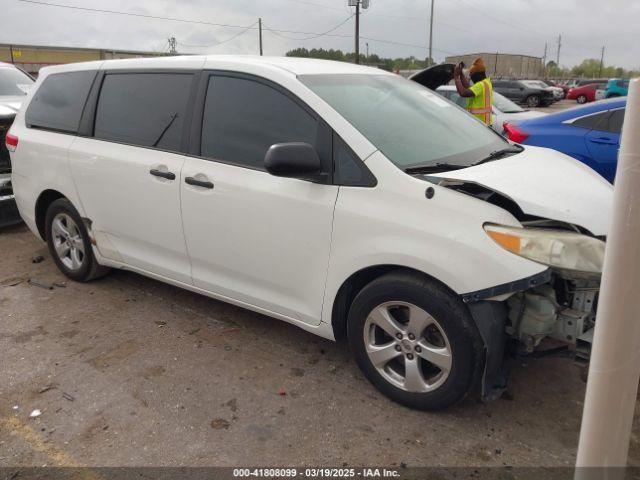  Salvage Toyota Sienna