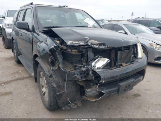  Salvage Nissan Pathfinder
