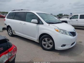  Salvage Toyota Sienna