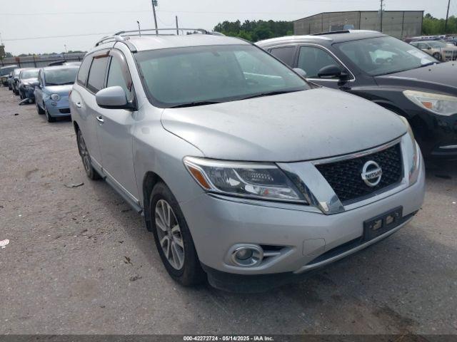  Salvage Nissan Pathfinder
