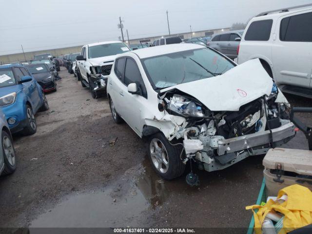  Salvage Nissan LEAF