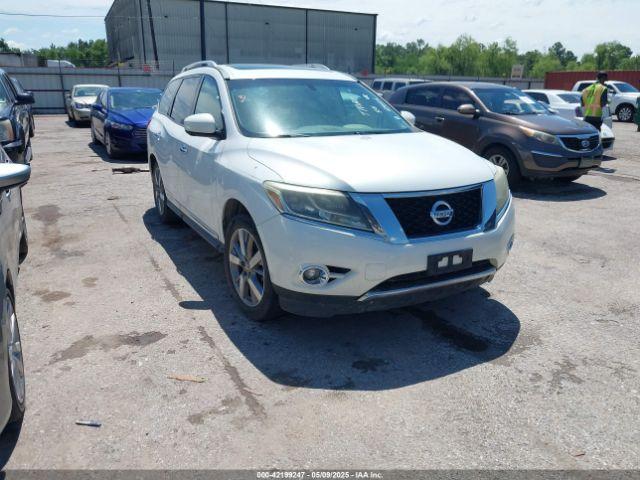 Salvage Nissan Pathfinder