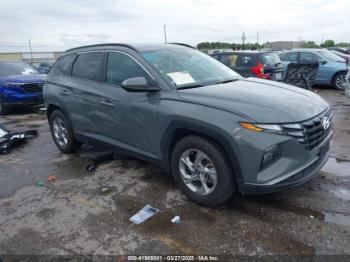  Salvage Hyundai TUCSON