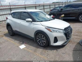  Salvage Nissan Kicks