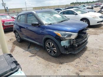  Salvage Nissan Kicks