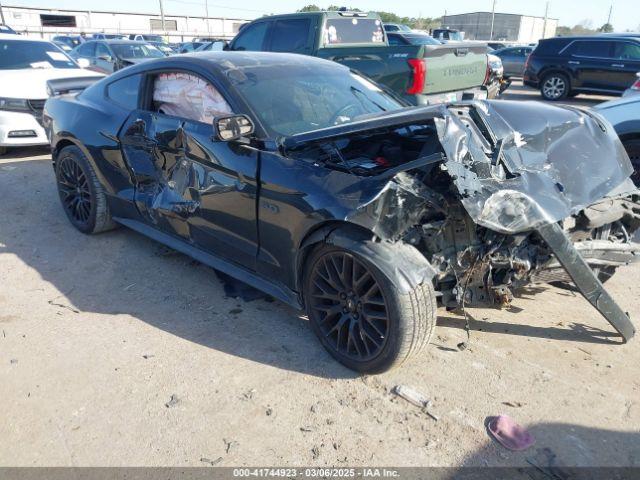  Salvage Ford Mustang