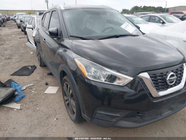  Salvage Nissan Kicks