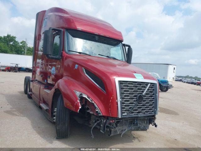  Salvage Volvo Vnl