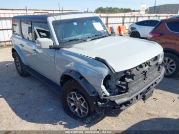  Salvage Ford Bronco