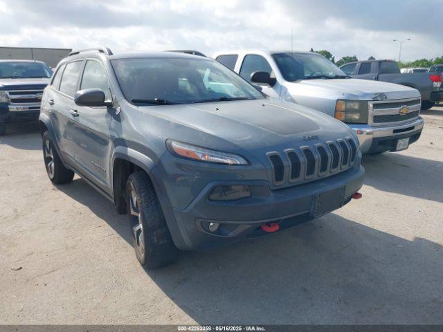  Salvage Jeep Cherokee