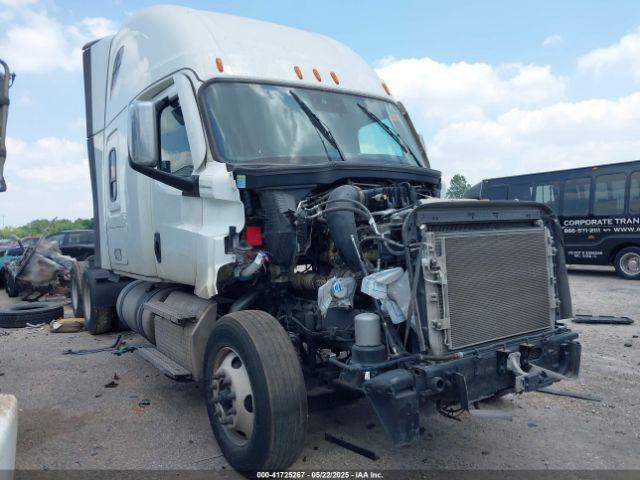  Salvage Freightliner New Cascadia 126