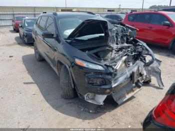  Salvage Jeep Cherokee