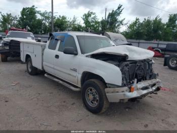  Salvage Chevrolet Silverado 2500