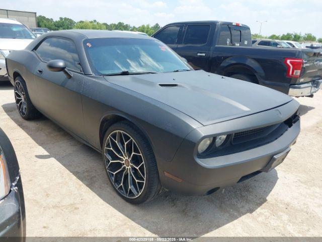  Salvage Dodge Challenger