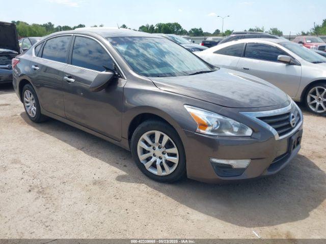  Salvage Nissan Altima