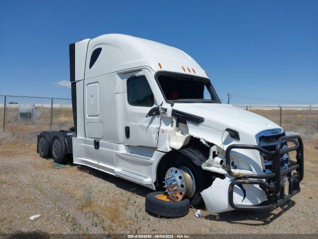  Salvage Freightliner Cascadia 126