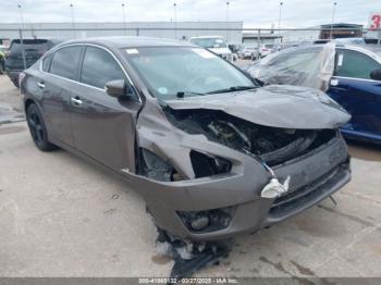  Salvage Nissan Altima