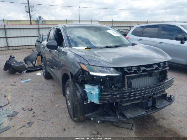  Salvage Nissan Kicks