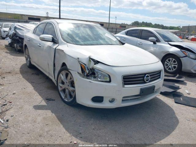  Salvage Nissan Maxima