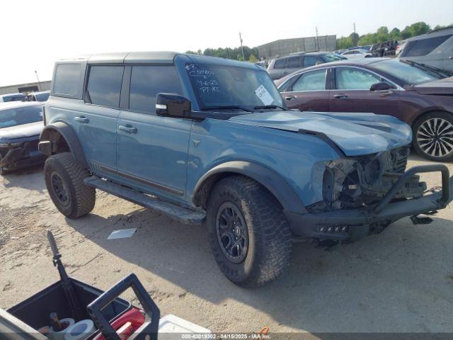  Salvage Ford Bronco