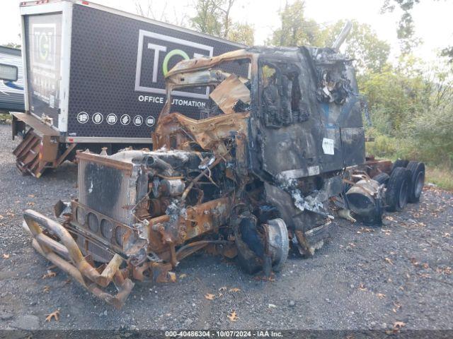  Salvage Volvo Vn