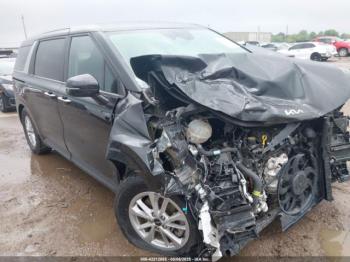  Salvage Kia Carnival