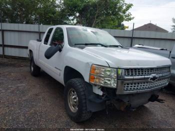  Salvage Chevrolet Silverado 2500
