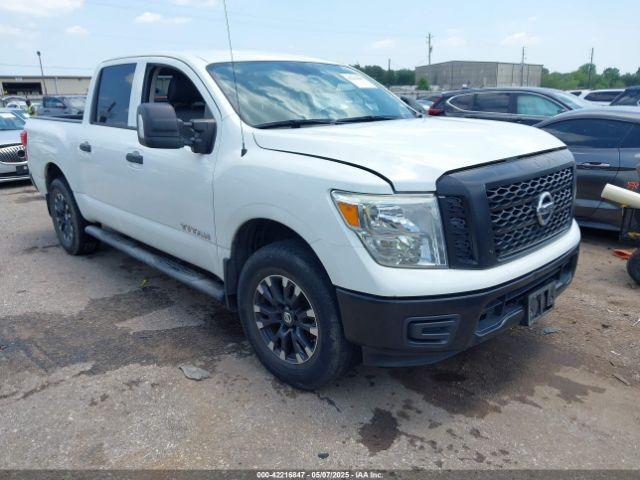  Salvage Nissan Titan