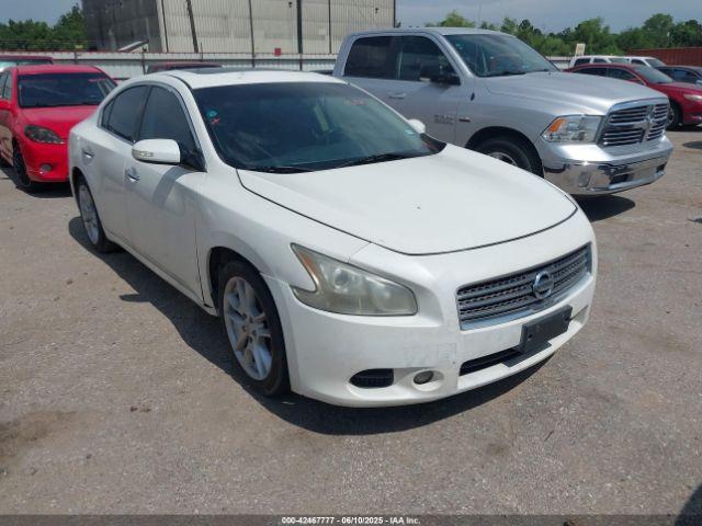  Salvage Nissan Maxima
