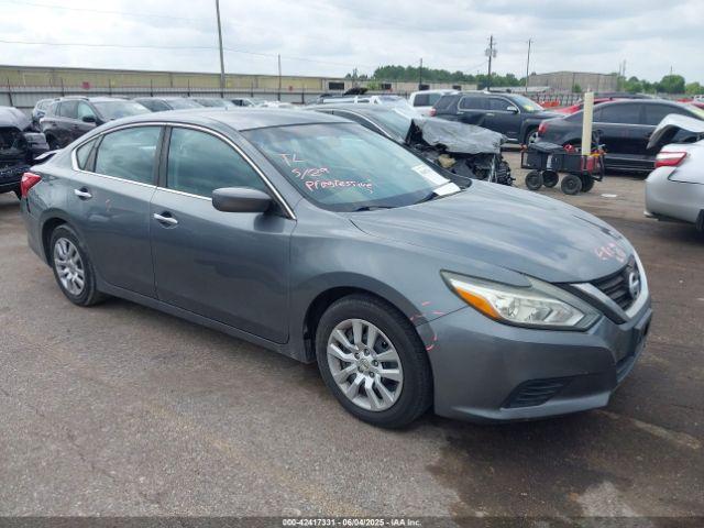  Salvage Nissan Altima