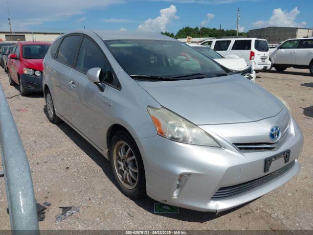  Salvage Toyota Prius v