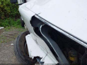  Salvage Volvo Vn