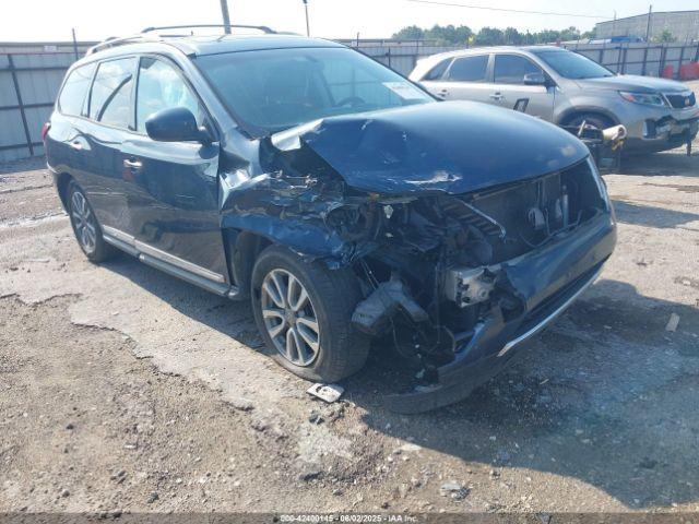  Salvage Nissan Pathfinder