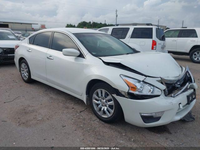  Salvage Nissan Altima