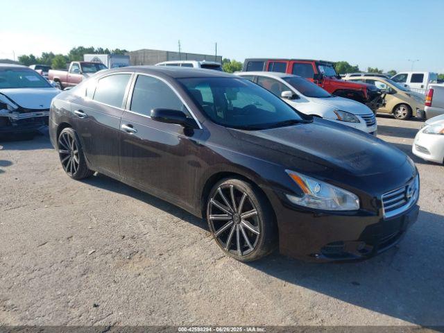  Salvage Nissan Maxima