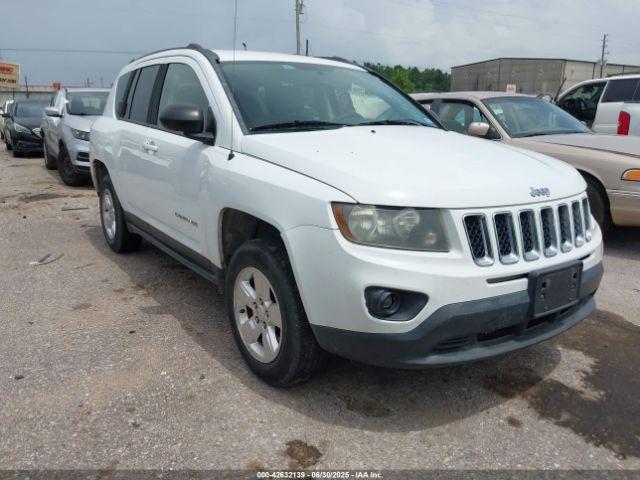  Salvage Jeep Compass